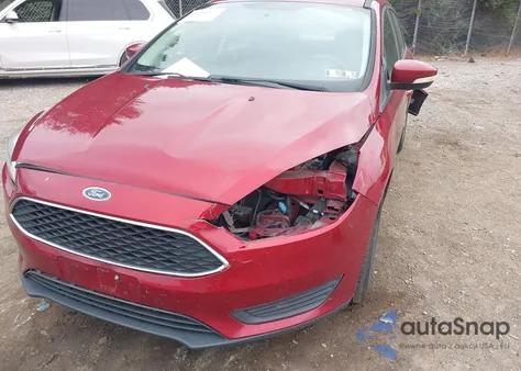 2016 Ford Focus Se z USA, uszkodzony, nr VIN 1FADP3F21GL232287